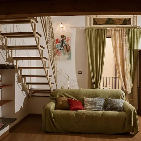 Formidabile Esclusiva Dimora Nel Cuore Del Centro Storico A 10M Dal Duomo E Dal Mare アパート