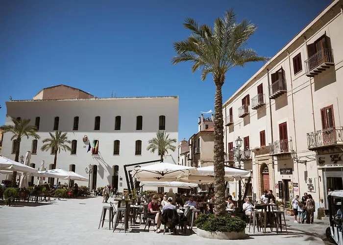 Formidabile Esclusiva Dimora Nel Cuore Del Centro Storico A 10M Dal Duomo E Dal Mare