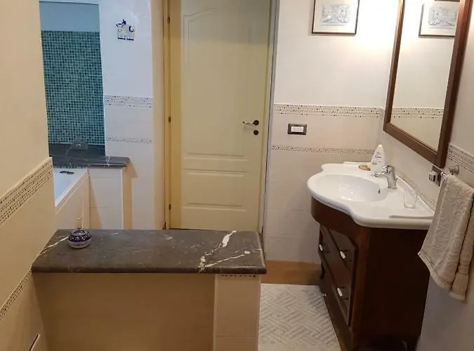 Formidabile Esclusiva Dimora Nel Cuore Del Centro Storico A 10M Dal Duomo E Dal Mare Apartamento *