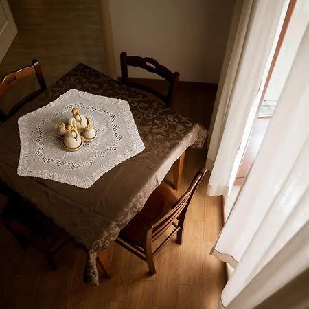 Apartamento Formidabile Esclusiva Dimora Nel Cuore Del Centro Storico A 10m Dal Duomo E Dal Mare *