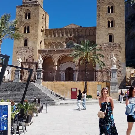 Formidabile Esclusiva Dimora Nel Cuore Del Centro Storico A 10m Dal Duomo E Dal Mare Apartamento *