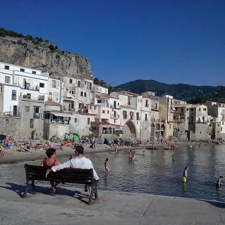Formidabile Esclusiva Dimora Nel Cuore Del Centro Storico A 10M Dal Duomo E Dal Mare Apartament