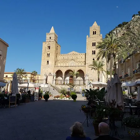 Apartamento Formidabile Esclusiva Dimora Nel Cuore Del Centro Storico A 10m Dal Duomo E Dal Mare Cefalú